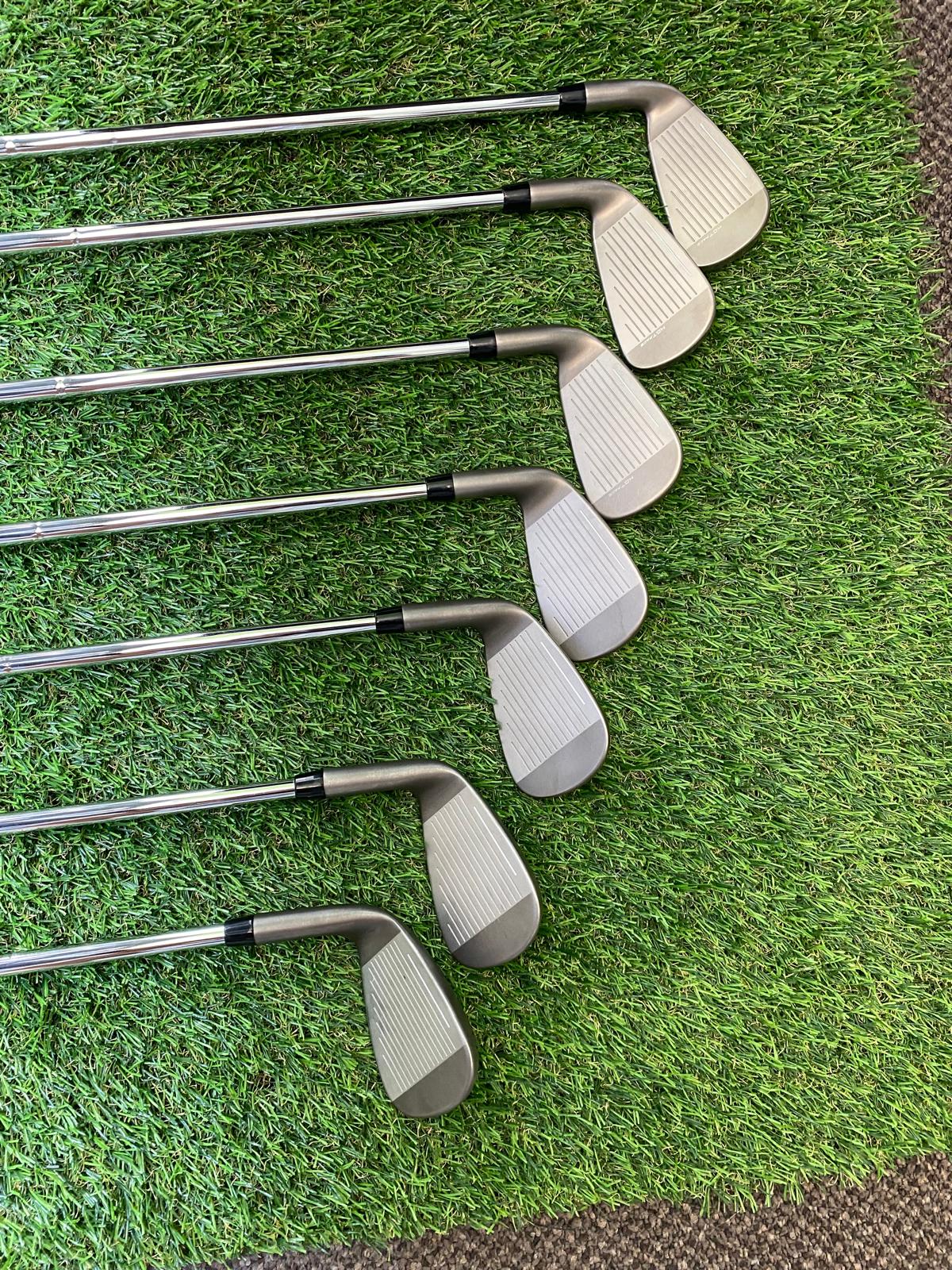 Cobra darkspeed iron set. 5-PW, GW. Excellent Condition