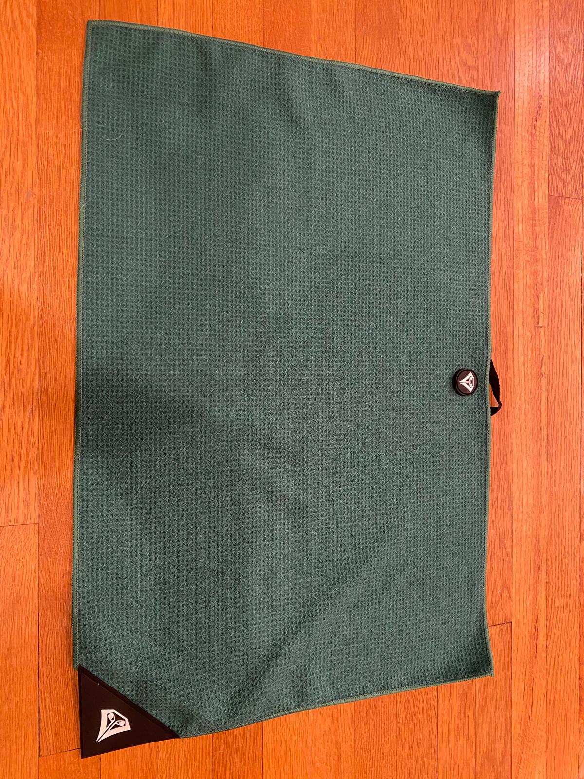 Green Magnetic Golf Towel with Club Brush